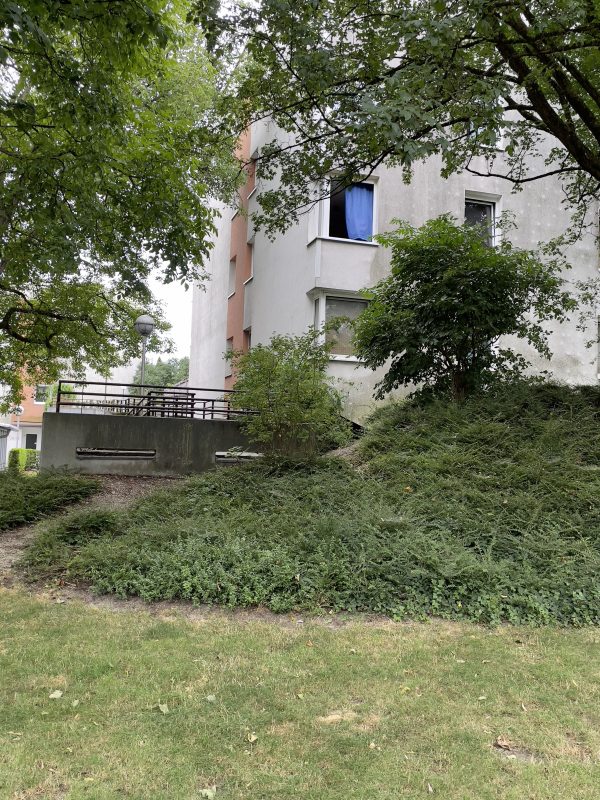 At age 17, I use cocaine on a daily basis, my father beats me up one last time before he disowns me, kicks me out of the house, and drives me away