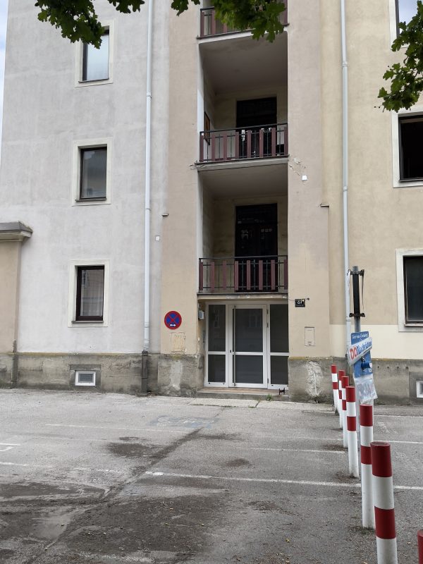 At age 21, I am in a deep depression and a friend of mine overdoses on my drugs and dies next to me. I am reported to the police for recklessly causing bodily harm, I pray, and smoke huge amounts of heroin