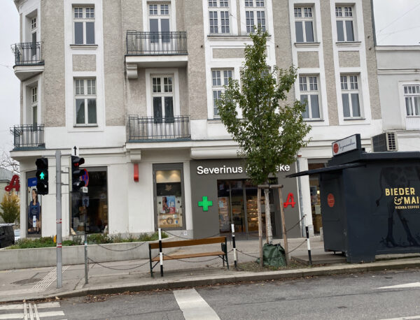 At age 16, I take cocaine after every school lesson, drop out of kindergarten teacher education and begin training to become a pharmacy assistant