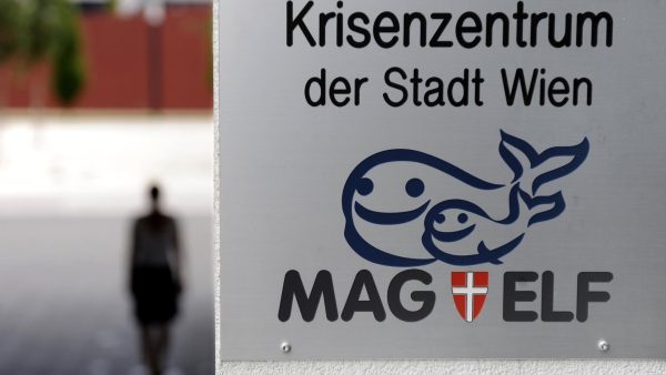 At age 19, my baby is placed with emergency foster parents for four weeks because I am in drug substitution treatment, and the Youth Welfare Office ensures my baby is returned to me