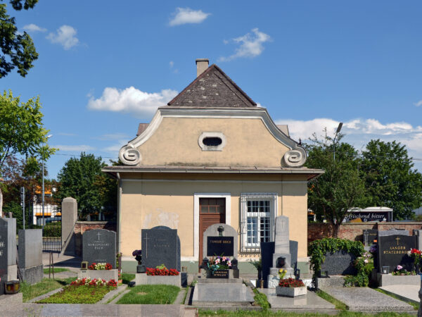 At age 22, my new boyfriend’s work as a funeral director brings structure and tranquility to our lives