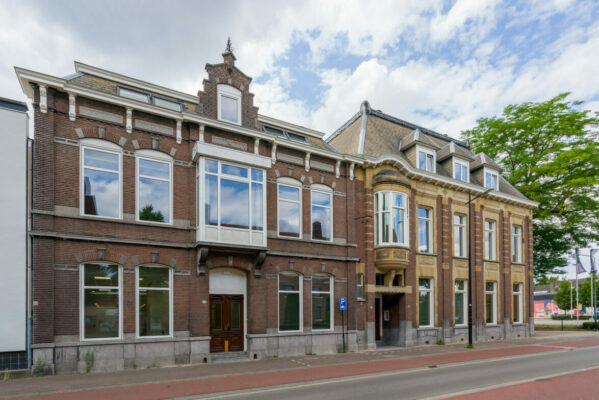 At age 37, I abandon my son again to my parents and flee to the Netherlands