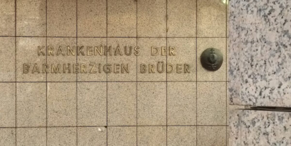 Mit 22 Jahren spüle ich in Panik nach einer Fehlgeburt meinen toten Fötus das Klo runter und trenne mich von meinem Ehemann