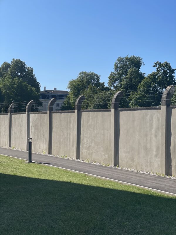 Als ich 25 Jahre alt bin, bereite ich zusammen mit meiner Freundin die Flucht aus dem Gefängnis vor