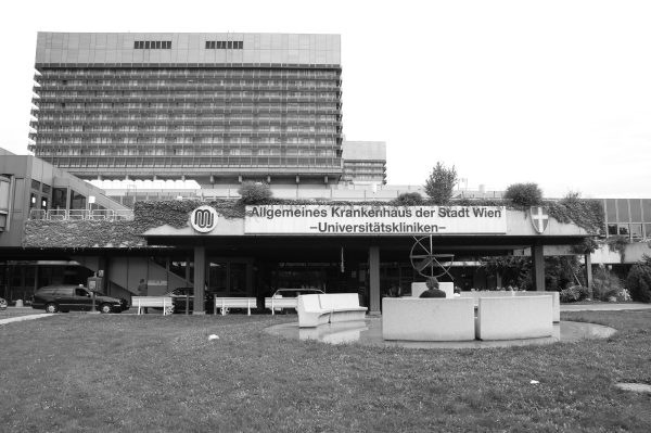 Mit 20 Jahren werde ich in die Psychiatrie gesperrt und flüchte nach zwei Monaten in erneute Selbstmordversuche