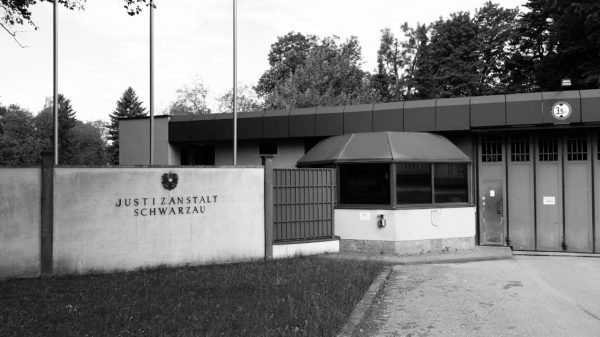 Mit 20 Jahren werde ich wegen eines Gewaltdeliktes zu Gefängnis verurteilt und gehe nicht in die auferlegte Therapie