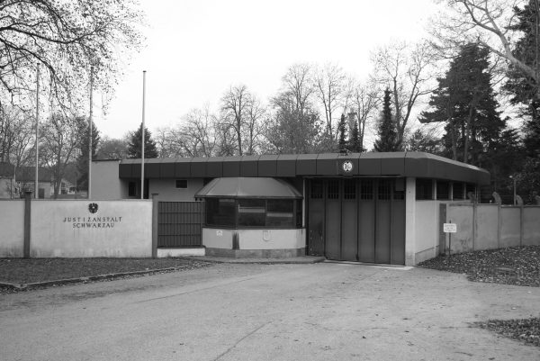 Mit 24 Jahren bin ich glücklich über die Geburt unserer Tochter, werde drei Tage später inhaftiert und psychiatrisch behandelt