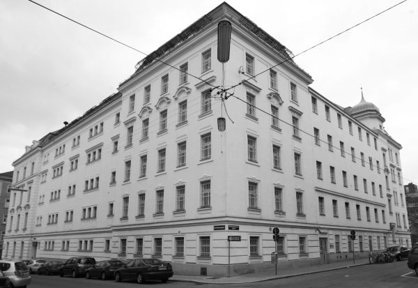 Mit 27 Jahren hoffe ich auf die Bewältigung meiner Vergangenheit und meiner Isolation