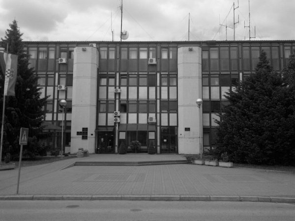 Mit 16 Jahren zeigen meine Eltern mich bei der Polizei an und verbieten mir die Beziehung