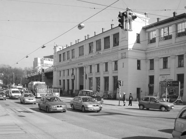 Mit 6 Jahren holt meine Mutter mich mit ihrem Freund nach Österreich, um der Armut in Polen zu entfliehen