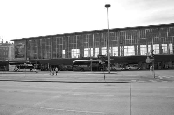 Mit 16 Jahren stehle ich das Haschisch eines Dealers, bin stolz auf meine Souveränität als Drogenhändlerin und kann mir maßlosen Heroingebrauch leisten