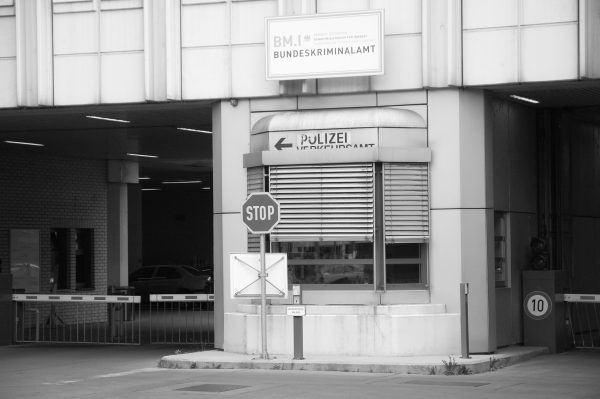 Mit 19 Jahren werde ich inhaftiert und nehme erstmals Behandlung an