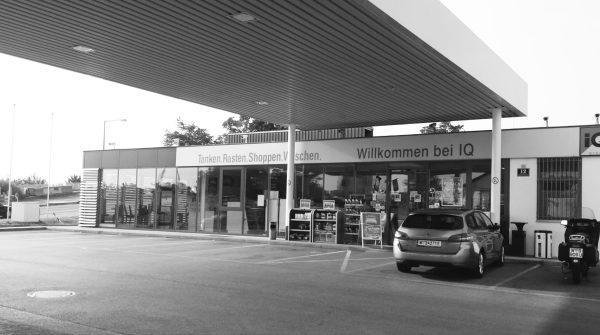 Mit 13 Jahren setzt meine drogensüchtige Freundin mir den ersten Schuss Heroin und nimmt mich mit auf den Strich