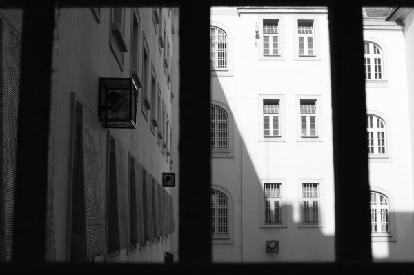 Mit 24 Jahren bin ich schwermütig, verletze mich absichtlich und suche Hilfe