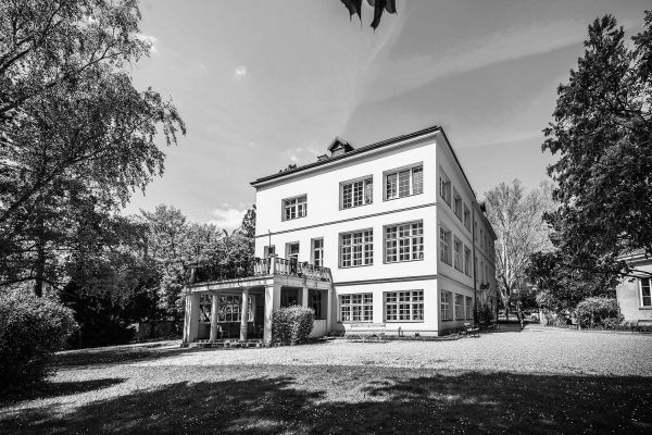 Mit 32 Jahren wird mein Antrag auf Therapie bewilligt und ich hoffe auf Normalität mit meinem Vater und auf die Vergebung meiner Schwester