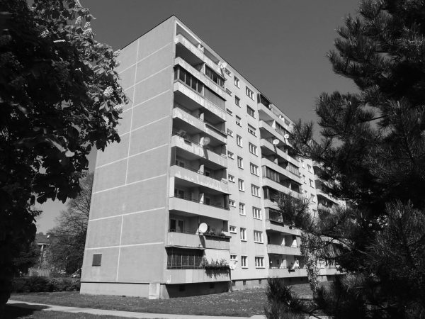 Als ich 27 Jahre alt bin, überlasse ich meinem Mann das Sorgerecht für unsere Töchter, unser Haus und verlasse unser Zuhause damit meine Kinder von meiner Drogensucht nichts mitbekommen