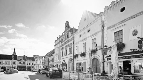 Mit 30 Jahren ziehe ich mit meinem neuen Freund nach Niederösterreich, um von den Drogen wegzukommen, werde schwer krank und genese