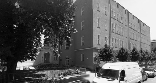 Mit 16 Jahren flüchte ich in eine städtische Ausbildung, weit weg von der Kontrolle meiner Eltern