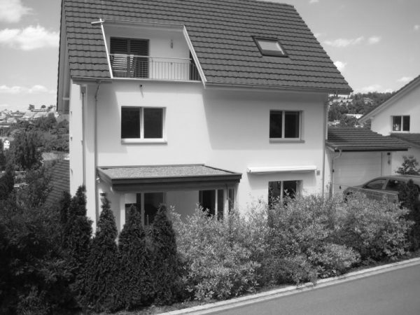 Mit 20 Jahren lebe ich in Luxus und Langeweile und wasche Schweizer Franken aus dem Drogen- und Waffenhandel meines Mannes